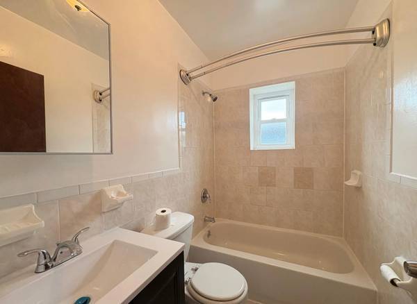 1BR/1BA Apartment · Great Neck photo 4