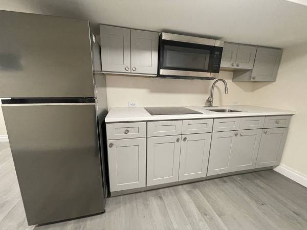1BR/1BA Apartment · Los Angeles photo 3