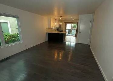 1BR/1BA Duplex on E 45th St · Brooklyn photo 4