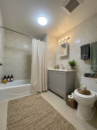 1BR/1BA Apartment · Van Nuys photo 2