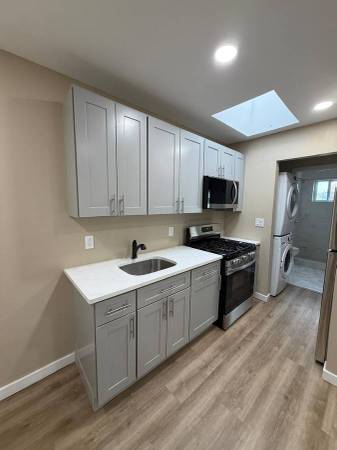 1BR/1BA Apartment · Los Angeles photo 3