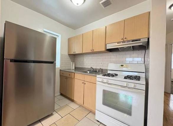 1BR/1BA Apartment · Great Neck photo 3