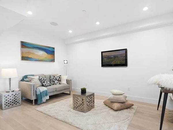 1BR/1BA Apartment · San Francisco photo 2