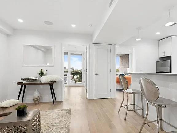 1BR/1BA Apartment · San Francisco photo 4