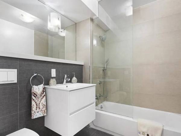 1BR/1BA Apartment · San Francisco photo 5