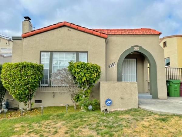 5307 Hillen Dr Oakland, CA 94619 photo 2