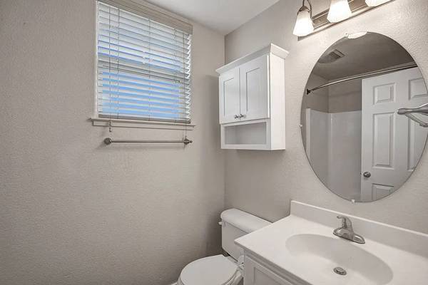 1BR/1BA Apartment · Berkeley photo 4