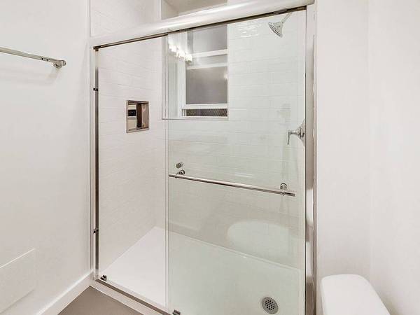 1BR/1BA Apartment · San Francisco photo 2