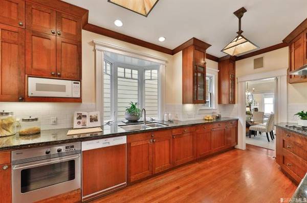 1BR/1BA Single Family House on Sacramento St · San Francisco photo 3