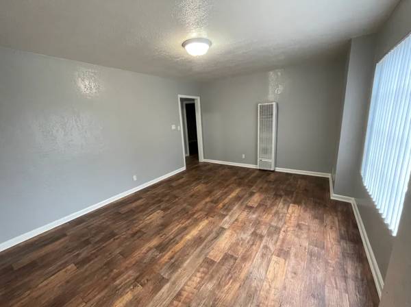 2BR/1BA Apartment on 99th Avenue Ct · Oakland photo 2