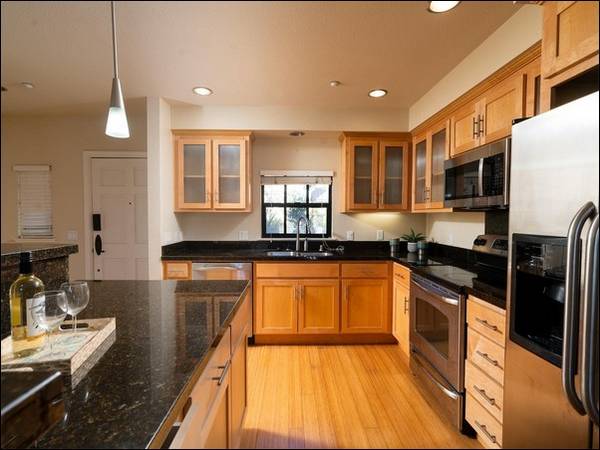 1BR/2BA Condo · Palo Alto photo 4