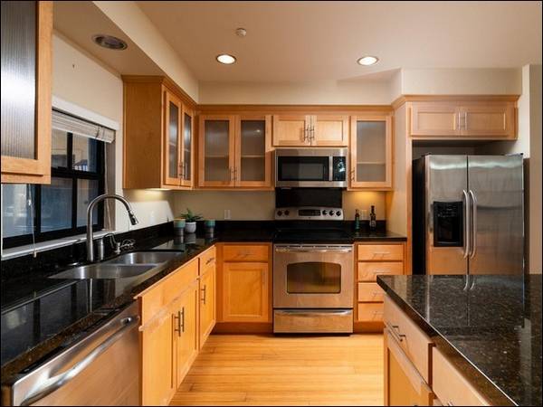 1BR/2BA Condo · Palo Alto photo 5