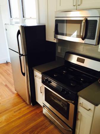 2BR/1BA Apartment on 16th Avenue · San Francisco photo 2