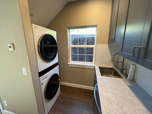 2BR/2BA Apartment · Napa photo 5