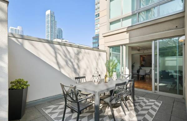 1BR/2BA Condo · San Francisco photo 2