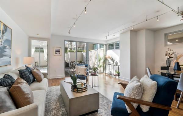 1BR/2BA Condo · San Francisco photo 5