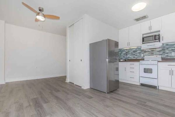 1825 Mission photo 2