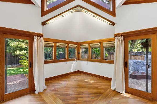 2BR/2BA Single Family House on Woodside Rd · Redwood City photo 4