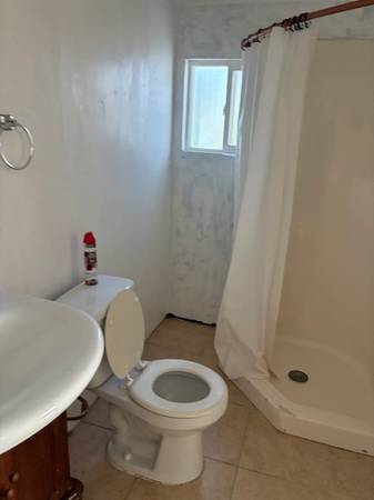 3BR/2BA Single Family House on 61st Street · Oakland photo 3