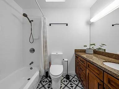 1BR/1BA Apartment · San Francisco photo 4