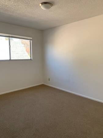 2BR/1BA Apartment · Berkeley photo 4
