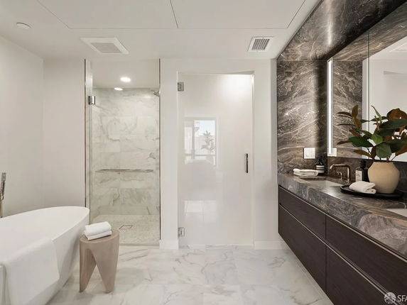 2525 Van Ness Ave San Francisco, CA 94109 photo 5