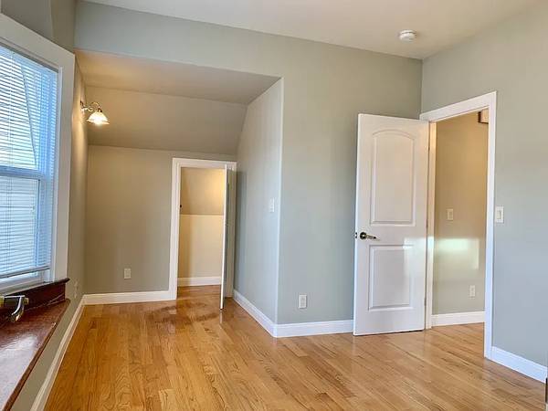 2BR/1BA Apartment on Beulah St · San Francisco photo 2