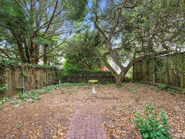 2BR/1BA Single Family House on Hayes St · San Francisco photo 5
