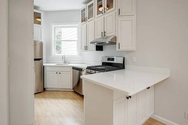 2BR/1BA Apartment · San Francisco photo 5