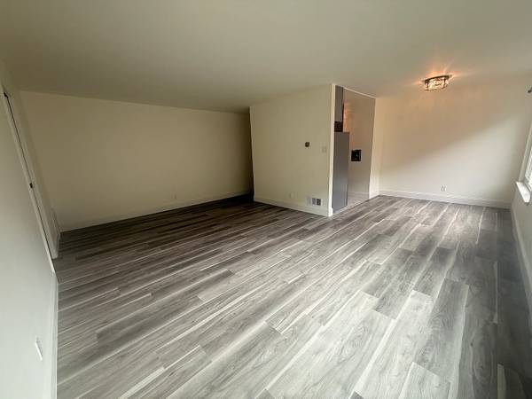 1BR/1BA Single Family House · San Francisco photo 3