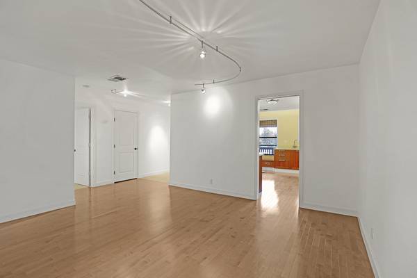 2BR/3BA Condo on San Miguel Dr · Walnut Creek photo 4