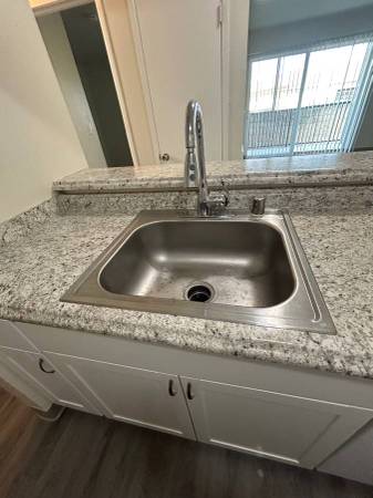 1BR/1BA Apartment on Church Ln Near El Portal Dr. · San Pablo photo 3