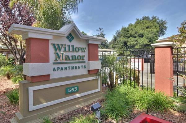 Willow Manor