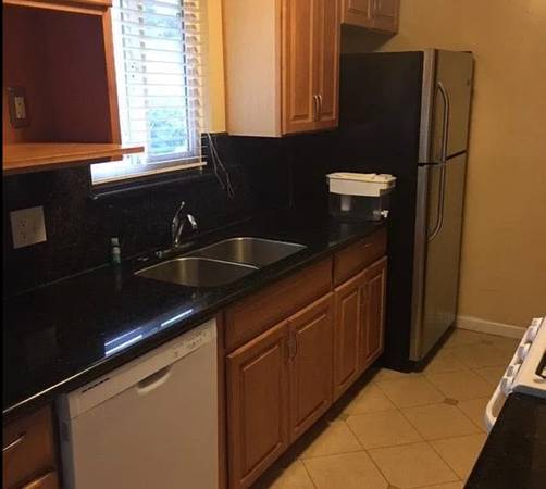 2BR/1BA Condo · Pleasanton photo 2