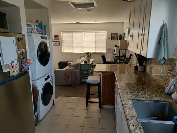 1BR/1BA Single Family House on Felt St · Santa Cruz photo 3