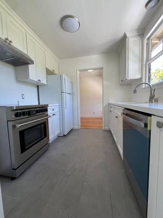2BR/1BA Single Family House on Richmond St · El Cerrito photo 4