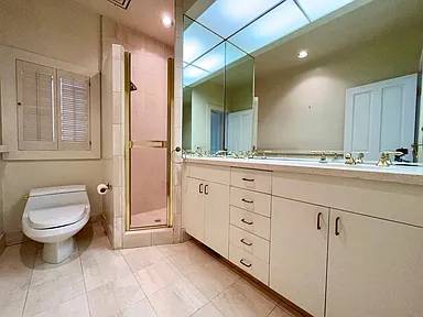 1BR/1BA Single Family House on Washington St · San Francisco photo 3
