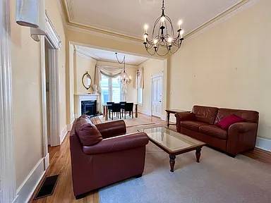 1BR/1BA Single Family House on Washington St · San Francisco photo 5