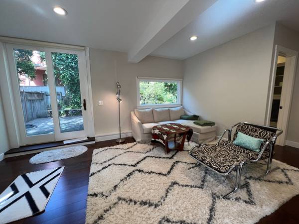 1BR/1BA Apartment · Berkeley photo 3
