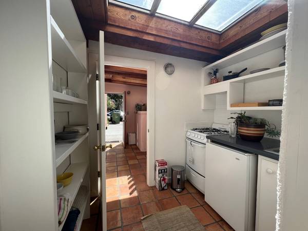1BR/1BA Apartment · Berkeley photo 5