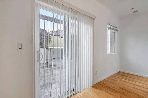 2BR/1BA Apartment on International Blvd · Oakland photo 5