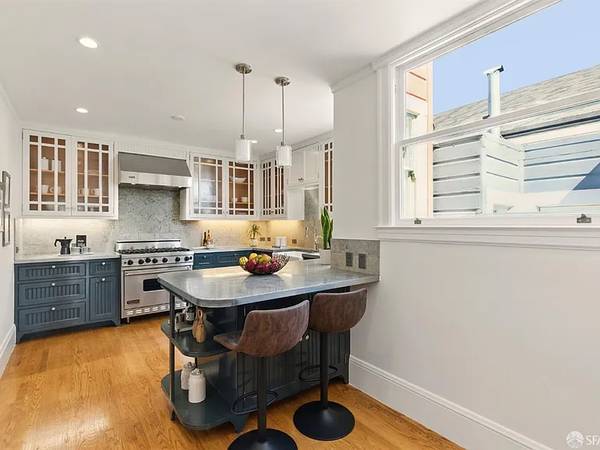 2BR/2BA Single Family House on Missouri St · San Francisco photo 4