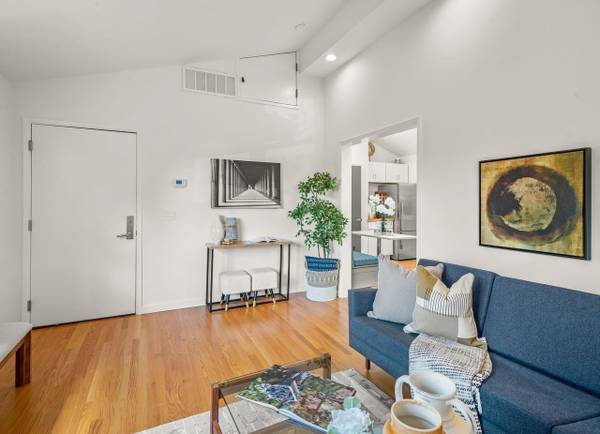 1BR/1BA Condo on Acton St · Albany photo 4