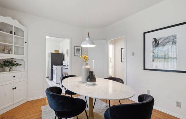 1BR/1BA Single Family House on Evelyn Ave · Albany photo 4