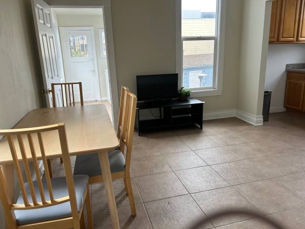 3BR/1BA Apartment · Daly City photo 2