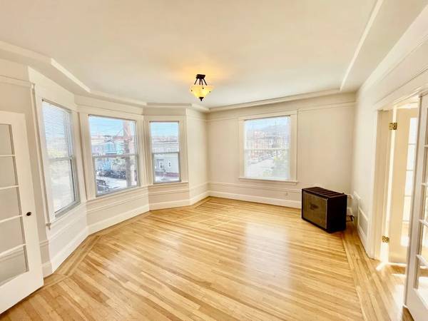 2BR/1BA Apartment · San Francisco photo 4