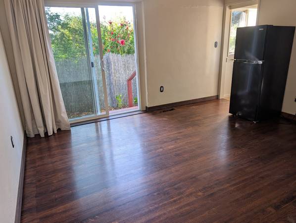 1BR/1BA Apartment · Scotts Valley photo 2