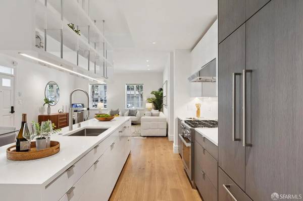 2BR/2BA Condo on Jackson Street - I · San Francisco photo 2