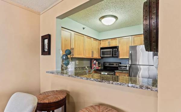 1BR/1BA Condo · Emeryville photo 2