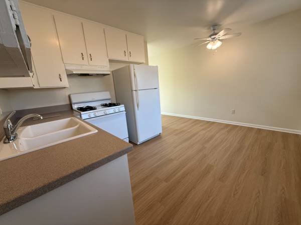 2BR/1BA Duplex on Linnea Ct · Santa Cruz photo 4